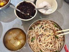 -正宗杨记普洱酸醋米线(总店)