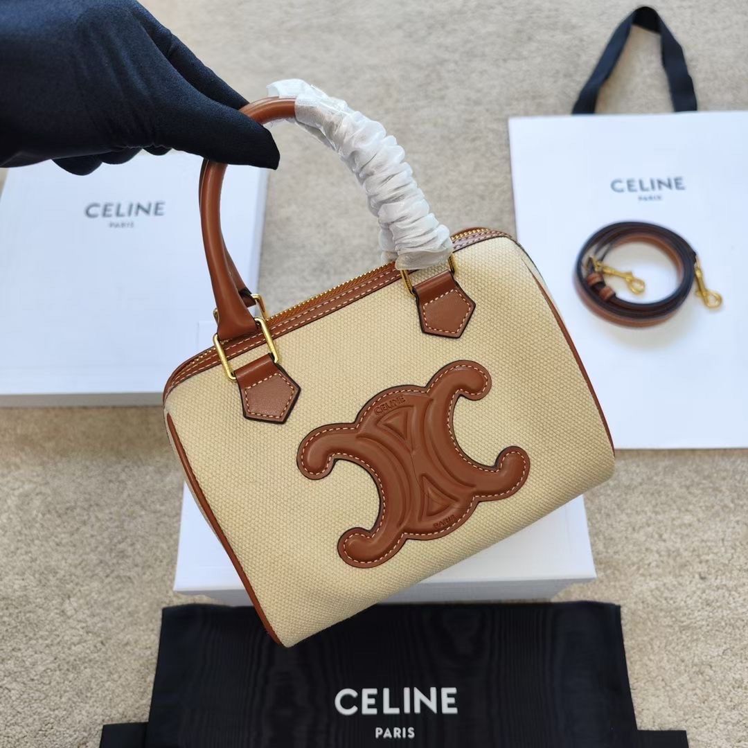 celine 赛琳 新款 凯旋门扣小号波士顿 枕头包 斜挎包