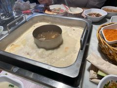 -尚尚仙·酸汤猪手·猪肚鸡火锅(华联万柳购物中心店)