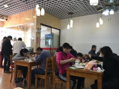 大堂-正宗普宁豆干坊·洪记砂锅粥(红领巾路店)