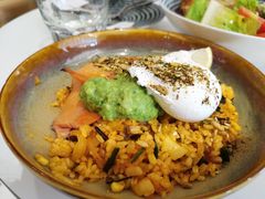 牛油果三文鱼波蛋谷物碗-gaga(深圳福田星河COCO Park店)