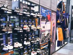 -SKECHERS 斯凯奇(上海国际时尚中心店)