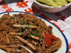 南宁老友炒粉-威记烧嘢·南宁烧烤·超级生牛(绿地店)