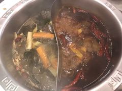 卜卜贝鸳鸯锅-憨铁匠老火锅(龙岗万科里店)