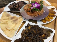 野生菌菇-大理董·董家小厨野生菌火锅(古城旗舰店)