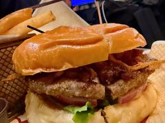-BOURBON 玻本美式餐厅酒吧(虹桥新天地店)