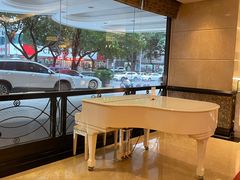 -深圳富苑皇冠假日套房酒店