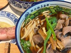 -镇南锅盖面馆(解放路店)