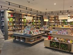 -魔方城市书房(中街益田店)