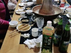 -果松木炭酸菜铜火锅·外婆参鸡汤