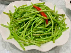 清炒藜蒿-亢龙太子酒轩·花园店