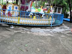 -万绿园