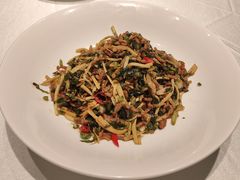 雪菜肉丝炒茭白-新华饭店·新津菜·酥皮烤鸭·海鲜(津湾广场店)
