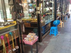 -亚龙湾亚泰商业街