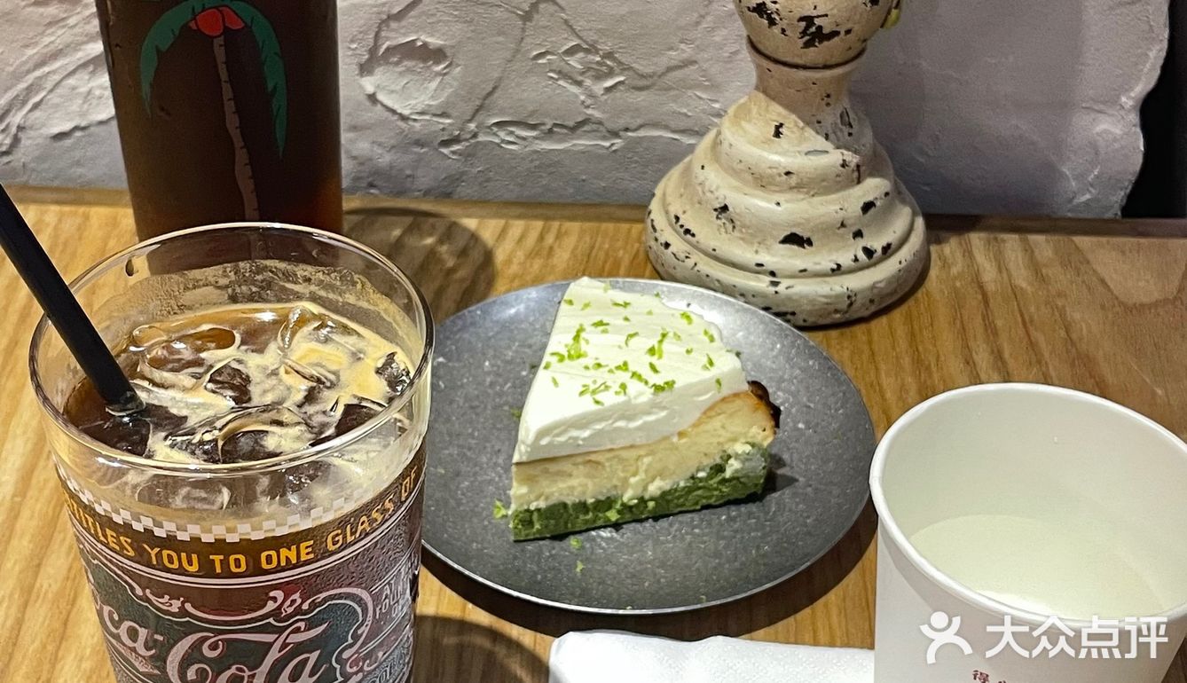 这家咖啡店的环境还不错！