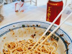 -魔都三兄弟酸辣粉·蘸卤炸串(虹桥万科店)