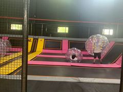 -嘿哟动霸CHUA·新潮玩运动娱乐中心·蹦床滑冰团建乐园