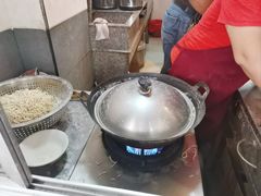 -松树干拌面店