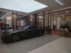 -上海宝信宝马4S店