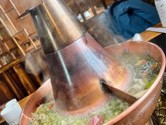 -果松木炭酸菜铜火锅·外婆参鸡汤