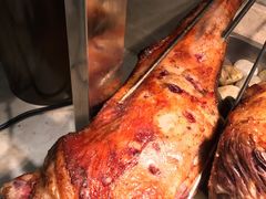 烤羊腿-绿岛港轩海鲜烤肉涮锅自助餐厅