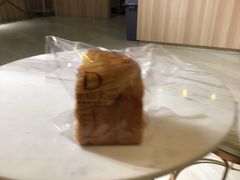 -顶东面包花园·生日蛋糕(世博店)