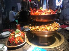 -沪小二炭火蛙锅(淮海中路美食不夜城店)