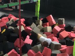 -嘿哟动霸CHUA·新潮玩运动娱乐中心·蹦床滑冰团建乐园
