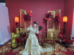 -现代经典婚纱摄影