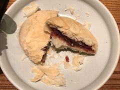 玫瑰花饼-云海肴·汽锅鸡·云南菜(天津国金汇店)