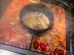 -老牌坊云南鱼豆花火锅(爱建店)