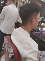 -东方先生国潮男士理发馆