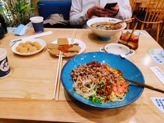 -贵凤凰贵州米粉(五道口店)