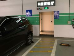 -徐汇日月光地下停车场
