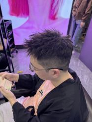 -藤野造型烫染·漂发