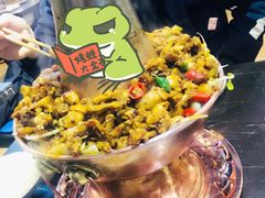 -巴四老城区炭火蛙锅(张江店)