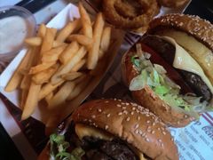 -The Habit Burger Grill 哈比特汉堡(复兴soho店)