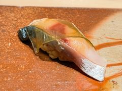 醋腌白萝卜青花鱼寿司-Ginza Onodera 鮨(外滩十八号店)