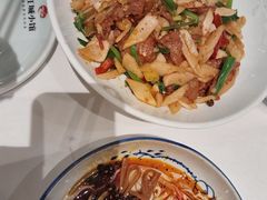 -江城小馆陕南妈妈菜·全球旅行餐厅(钟楼店)