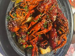 -肥肥虾庄·金牌油焖大虾(汉街SKP店)