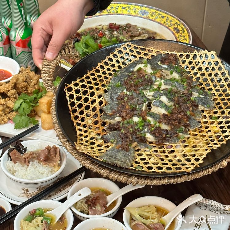 晋江！本地人都推荐的大排档。z