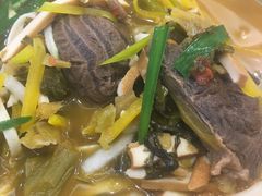 精选酸菜牛腱子面-陈八两面家(华孚写字楼店)