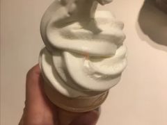 圆筒冰淇淋-麦当劳(金山红星美凯龙DT店)