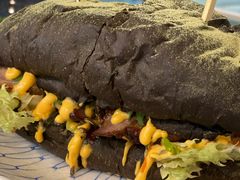 墨鱼汁叉烧包-拾挚扒房(招商花园城店)