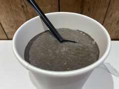 黑糯米黑芝麻糊-甜心闲生传统手工冰粉(太古里店)