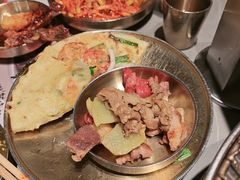 -草家酱蟹炭火烤肉店(珲春南路一店)