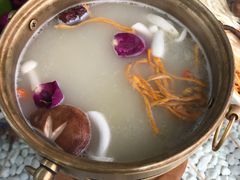 -慢丽江·云南野生菌土鸡锅(西山店)