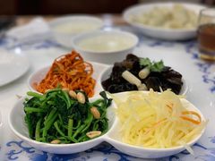 生仁菠菜-东方饺子王(新奥购物中心店)