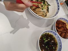-鲁达面馆本帮风味(共康东路店)