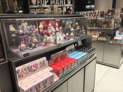 -泡泡玛特POPMART(黄岛新城吾悦店)
